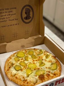 cameo-pizza-sandusky-pickle-pizza
