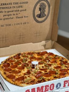 cameo-pizza-sandusky-pizza-boxed