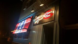cameo-pizza-sandusky-store-sign-night